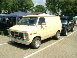 US Car Treffen Bingum 2004